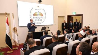 وزير الشئون النيابية والقانونية والتواصل السياسي يجتمع بمسئولي الاتصال السياسي