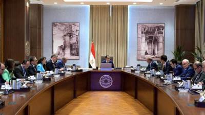 مدبولي يلتقي مسئولي تحالف عالمي لاستعراض مشروع لتوطين صناعة مكونات المحللات الكهربائية