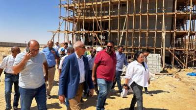 نائب رئيس "هيئة المجتمعات العمرانية" يتفقد عدداً من مشروعات البنية التحتية بحدائق أكتوبر