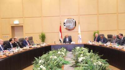 وزير الصناعة والنقل يترأس أعمال الجمعية العمومية العادية لشركة أكتا للنقل الجماعى