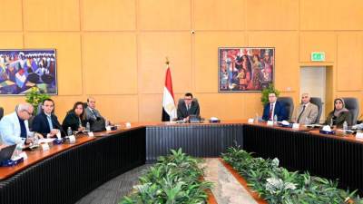 وزير الإسكان يتابع موقف تنفيذ وحدات مبادرة "سكن لكل المصريين" بعدد من المحافظات والمدن الجديدة