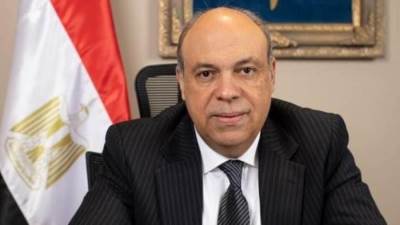 وزير الطيران المدني يؤكد على أهمية التحول الرقمي داخل منظومة العمل بقطاع الطيران