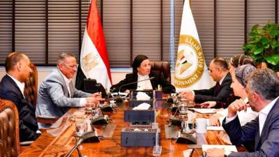 وزيرة البيئة تستقبل رئيس مجلس إدارة الأتحاد المصرى للغرف السياحية في مصر