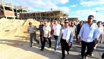 وزير الإسكان يتفقد موقف تنفيذ وحدات المبادرة الرئاسية "سكن لكل المصريين" بمدينة العلمين الجديدة