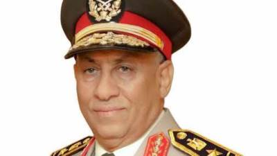 الرئيس السيسى يصدق على ترقية قائد قوات الدفاع الجوى إلى رتبة الفريق