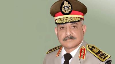 وزير الدفاع ينيب قادة الجيوش لوضع أكاليل الزهور على قبر الجندى المجهول