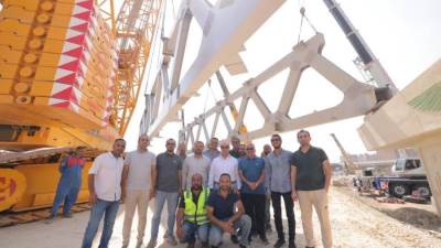 وزير الإسكان يتابع سير العمل بمحور "عمرو بن العاص".