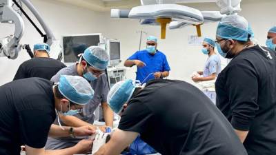 رئيس هيئة الرعاية الصحية: نجاح 38 عملية زراعة قوقعة بنسبة 100%في إقليم القناة