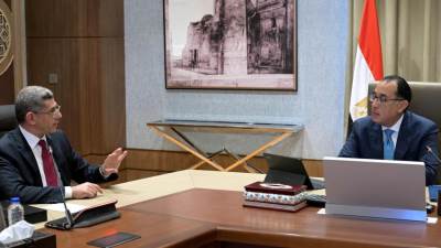 رئيس الوزراء يتابع مع الرئيس التنفيذي لوكالة الفضاء المصرية عدداً من ملفات العمل