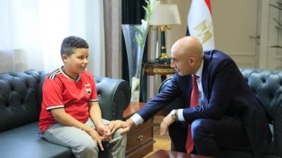 وزير التربية والتعليم يستقبل الطالب علي حمادة..ويوجه بإعفائه من المصروفات الدراسية لحين إتمامه مرحلة التعليم قبل الجامعي