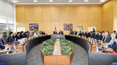 وزيرا الإسكان وقطاع الأعمال يبحثان تطوير أراضي شركات القطاع العام