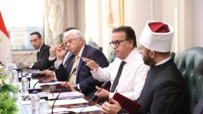 "عبدالغفار" يترأس الاجتماع الدوري للمجموعة الوزارية للتنمية البشرية