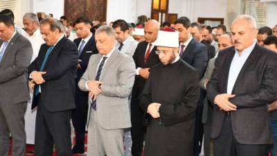 وزير الأوقاف ومحافظ الإسماعيلية يشهدان صلاة الجمعة بمسجد الشهداء الإسلامي احتفالا بالعيد القومي للمحافظة