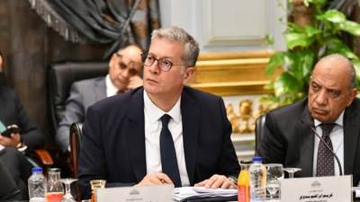 وزير البترول يكلف 15 خريجا ببرنامج القيادات الشابة للعمل معاونى وكلاء الوزارة