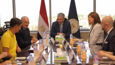 وزير السياحة والآثار يلتقي مع مستشار الأمين العام لمنظمة الأمم المتحدة للسياحة للتعليم