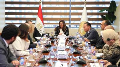 وزيرة التنمية المحلية تتابع مع وفد البنك الأوروبي لإعادة الإعمار والتنمية الموقف التنفيذي لمشروع مصرف كيتشنر