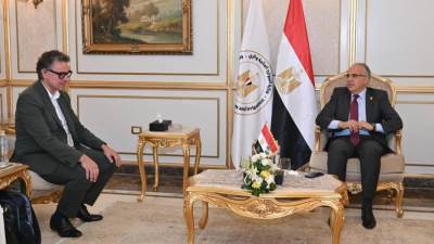 سويلم يلتقى ممثلى منظمة فلاندز البلجيكية العاملة فى مجال تحلية المياه والطاقة المتجددة