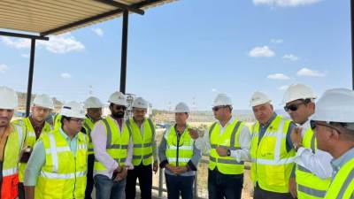 وزير الإسكان يتفقد سير العمل بمشروع سد ومحطة "جوليوس نيريرى" الكهرومائية على نهر روفيجى بتنزانيا