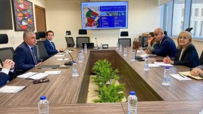 رئيس اقتصادية قناة السويس يستقبل وفد البنك الأوروبي EBRD لمناقشة أوجه التعاون في المجالات ذات الاهتمام المشترك