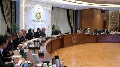 رئيس الوزراء يتابع الموقف التنفيذي لمشروع الربط الكهربائي المصري - السعودي