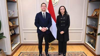 وزيرة التضامن الاجتماعي تلتقي السفير الفرنسي بالقاهرة