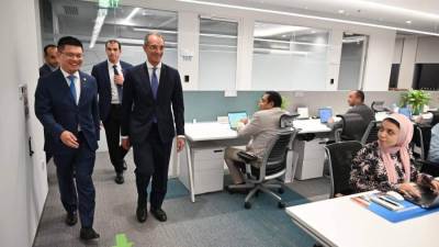 وزير الأتصالات يفتتح مقر جديد لشركة هواوى HUAWEI ضمن استراتيجيتها لتوسيع أعمالها فى مصر