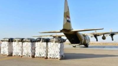 مصر والإمارات تسقطان أطنانا من المساعدات الإنسانية جواً على شمال غزة