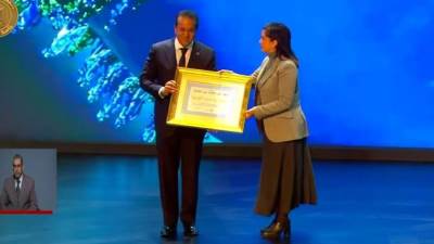 منظمة الصحة العالمية تسلم وزير الصحة شهادة خلو مصر من وباء الملاريا