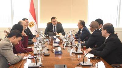 وزير الإسكان يبحث مع أسطورة العقارات في اليابان التعاون فى مجال التطوير العقاري