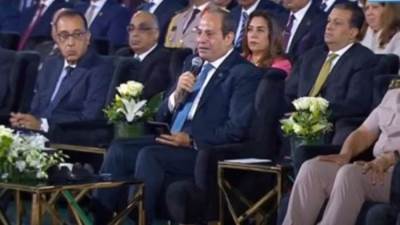الرئيس السيسي: نسبة البطالة انخفضت لـ6.5% وواجهنا تحدى النمو السكانى بشكل جيد