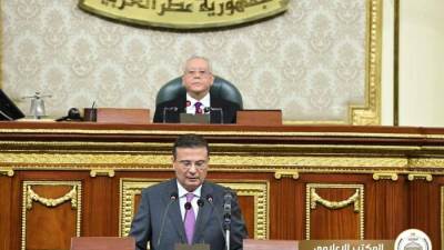 وزير الشئون النيابية القانونية والتواصل السياسي يحضر الجلسة العامة من مجلس النواب