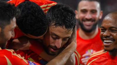 الأهلي يضرب موعداً مع الزمالك في نهائي السوبر المصري بعد فوز صعب على سيراميكا