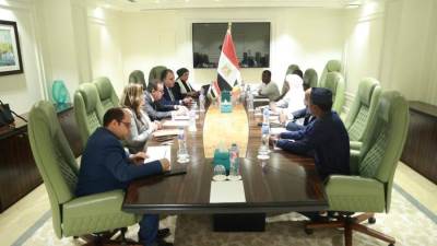 نائب رئيس مجلس الوزراء وزير الصحة يستقبل وزير صحة جمهورية تشاد لمناقشة سبل التعاون المشترك