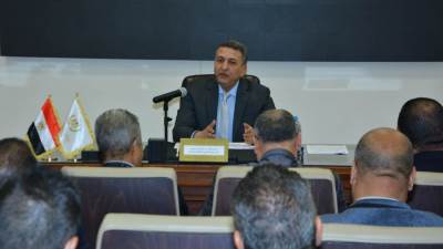 نائب وزير التموين يعقد اجتماعًا لمتابعة توافر السلع الأساسية والخبز المدعم مع مديريات التموين بالمحافظات