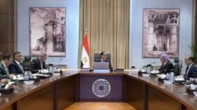 بدء اجتماع الحكومة الأسبوعى ويعقبه مؤتمر صحفى لرئيس الوزراء ووزير البترول