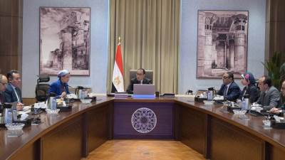 رئيس الوزراء يعقد اجتماعاً لاستعراض موقف إعلان الحيد المرجاني المصري العظيم كمحمية طبيعية