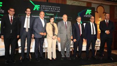 أبرز توصيات" الزراعة والغذاء" التوسع في المحاصيل التصديرية واستنباط أصناف عالية الانتاجية والتوسع في الزراعة التعاقدية