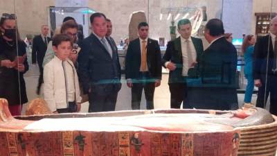 وزيرة الخارجية الرومانية ووزيري الصحة اليوناني والقبرصي في زيارة للمتحف القومي للحضارة المصرية 