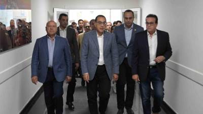 رئيس الوزراء يتفقد مجمع السويس الطبي