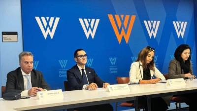 وزير الاستثمار والتجارة الخارجية يلتقي أعضاء مركز ويلسون الأمريكي خلال زيارته الحالية للولايات المتحدة الأمريكية