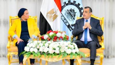 وزيرا "الإنتاج الحربى" و "البيئة" يفتتحان مصنع تدوير ألياف الموز لإنتاج عبوات كرتونية صديقة للبيئة