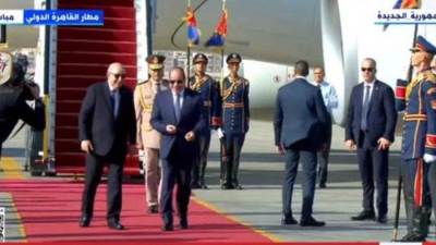 الرئيس السيسى يستقبل نظيره الجزائرى عبد المجيد تبون فى مطار القاهرة