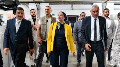 وزيرة البيئة فى زيارة تفقدية لمصنع "أجريما سترز" لصناعة الورق والكرتون بمدينة 6 أكتوبر