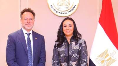 وزيرة التضامن الاجتماعي تستقبل سفير كندا بالقاهرة