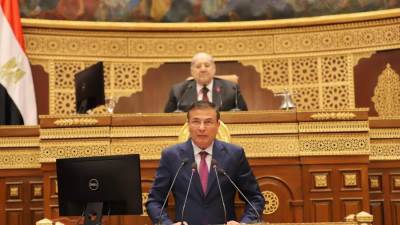 "فاروق" الدولة بدعم متواصل ومتابعة  من فخامة السيسي استطاعت تحقيق زيادة الرقعة الزراعية من خلال استصلاح وإستزراع الصحراء 