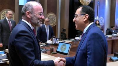 رئيس الوزراء يلتقي رئيس مجموعة حزب الشعب الأوروبي بالبرلمان الأوروبي