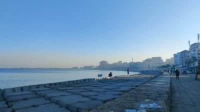 طقس غد مائل للحرارة نهارا مائل للبرودة ليلا والصغرى بالقاهرة 18 درجة