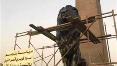 «التشكيليين» تحذر من طلاء أسود قصر النيل بـ«الرولة والورنيش».. أفقد التماثيل قيمتها وأضاع شموخها