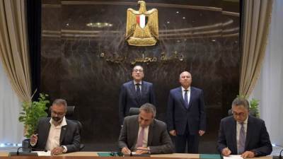 توقيع مذكرة تفاهم مع "موانىء دبي العالمية" لدراسة تطوير منطقة حرة عامة في نطاق أراضي شركة العاصمة الإدارية