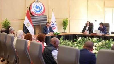 ووزير الصحة يستقبل وفدا من برنامج "كوفي عنان" لإعداد القادة الصحيين بالدول الافريقية 